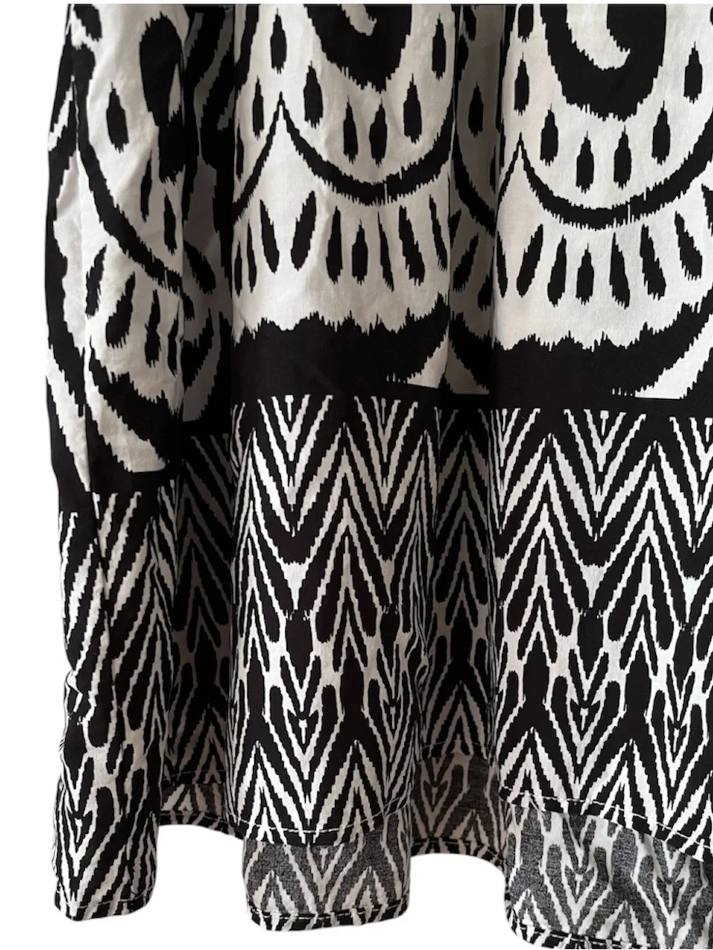 UMGEE Black & White Patterned Women’s Dress, Midi/Maxi length, EUC, Size Medium - Picture 6 of 10